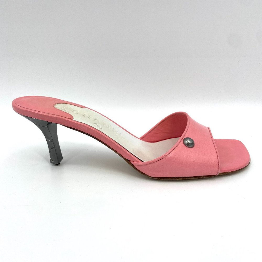 CHANEL Pink Y2K Square Toe Leather Slip On CC Logo Sandals Heels Size 7
